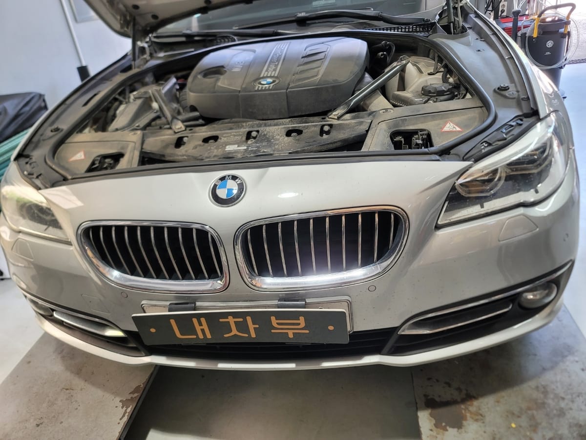 내차를부탁해 광주점 BMW 5시리즈 공조기 노후 수리 및 필터 교체 작업