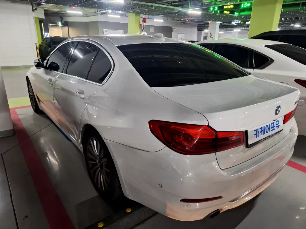 BMW 5시리즈 520i 벽에 긁힘 / 흠집제거  앞범퍼 