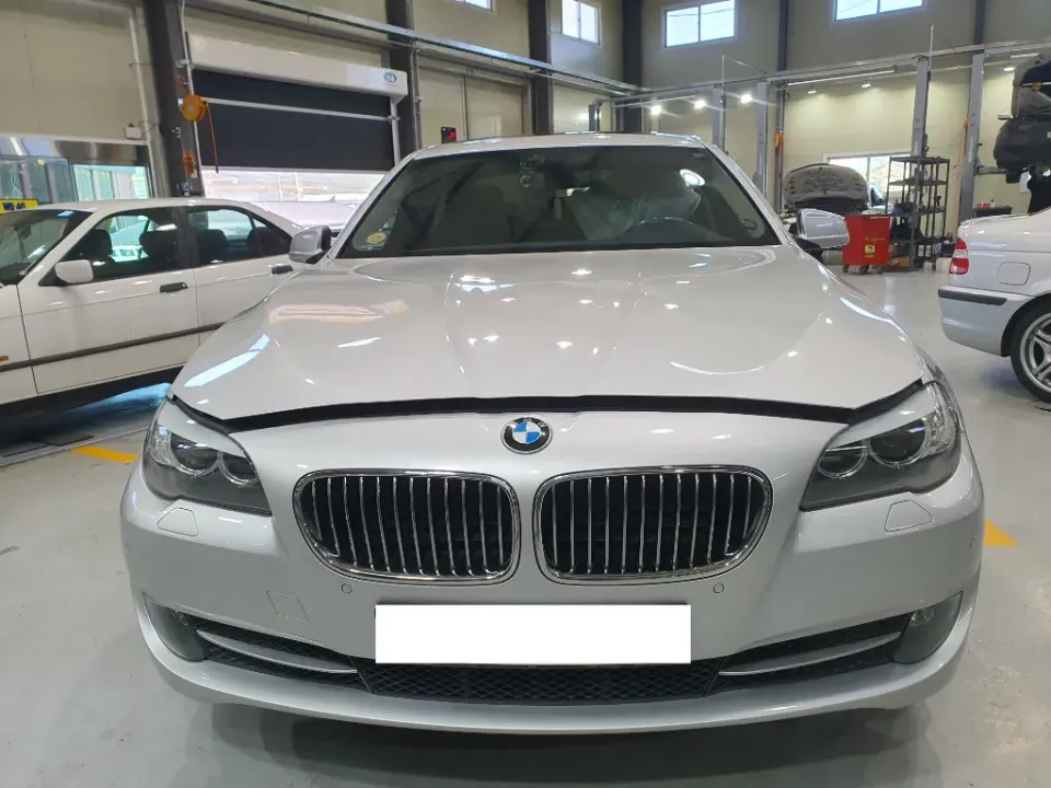 BMW 528i 에어컨 정비 및 엔진오일 교체 작업 by 장용석의 내차를부탁해 용인점